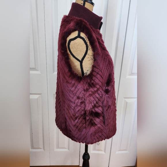 Faux fur vest - Picture 3 of 7